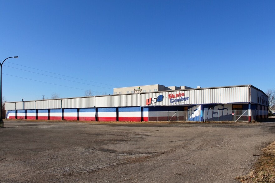 Primary Photo Of 3909 Main St, Mishawaka Skating Rink For Sale