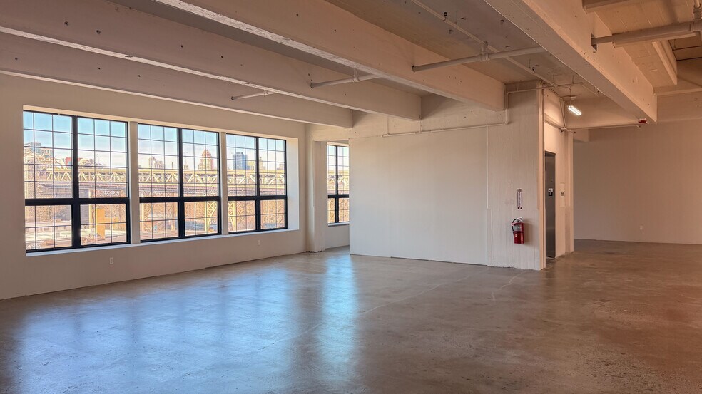 More Photos Of 42-45 12th St, Long Island City Manufacturing For Lease