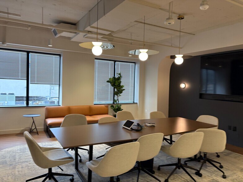 More Photos Of 2700 S Quincy St, Arlington Unknown For Lease