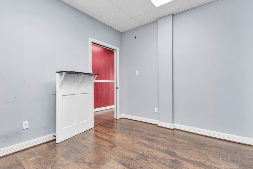 More Photos Of 4622 Dacoma Street, Houston General Retail For Sale