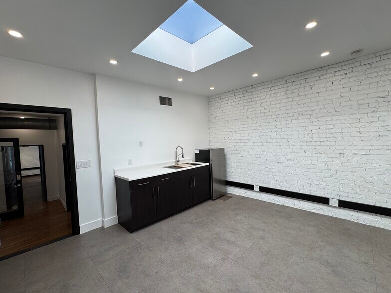 More Photos Of 6601-6613 W Sunset Blvd, Los Angeles Storefront Retail Office For Lease