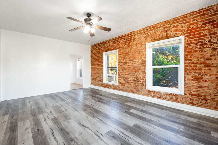 More Photos Of 1848 N Gramercy Pl, Hollywood Apartments For Sale