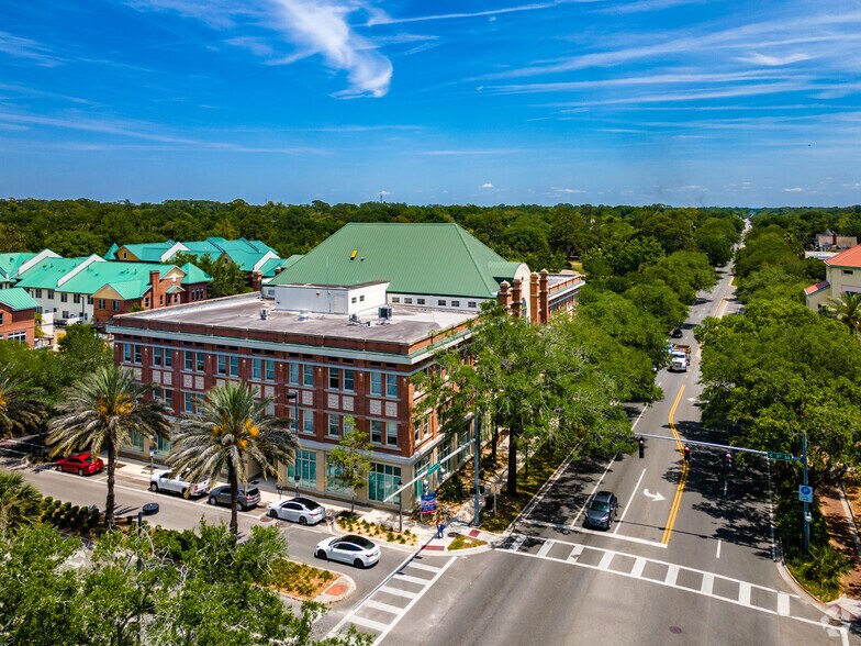 More Photos Of 300 E University Ave, Gainesville Office Residential For Lease