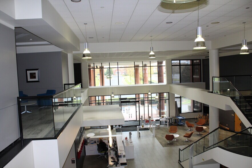 More Photos Of 1041 E Butler Rd, Greenville Office For Lease