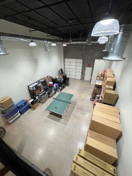 More Photos Of 15979 N 76th St, Scottsdale Showroom For Lease