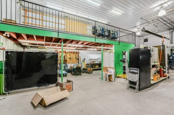 More Photos Of 30 Industrial Dr, Sylvan Lake Service For Lease