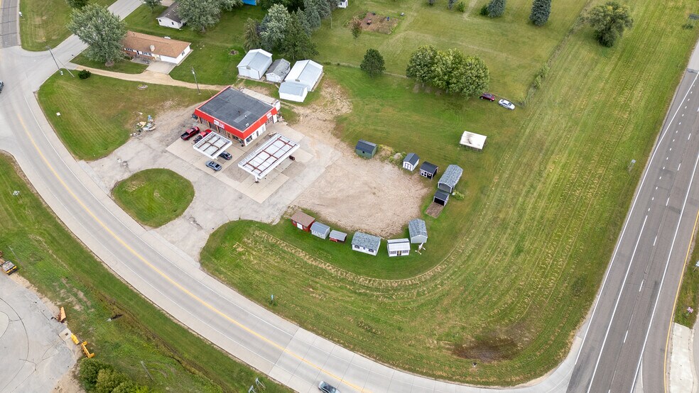 More Photos Of 900 Shields Ave, Wabasha General Retail For Sale