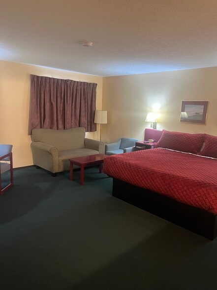 More Photos Of 1700 2nd Ave NW, Stewartville Hotel For Sale