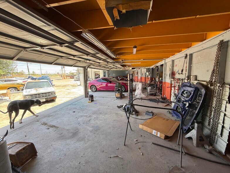 More Photos Of 8326 Alameda Ave, El Paso Auto Repair For Sale