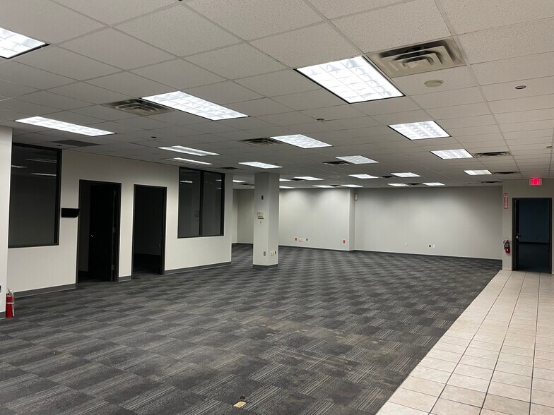 More Photos Of 1616 McGowen St, Houston Light Manufacturing For Sale