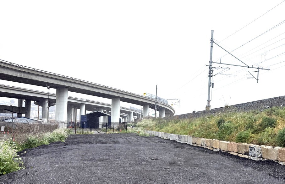 More Photos Of 255 Selby St, San Francisco Warehouse For Sale