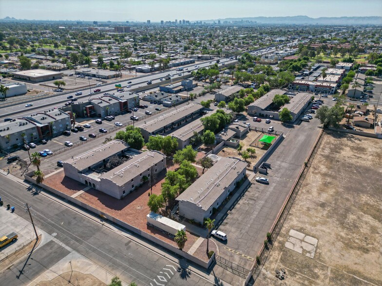 Primary Photo Of 2520 W Mclellan Blvd, Phoenix Apartments For Sale