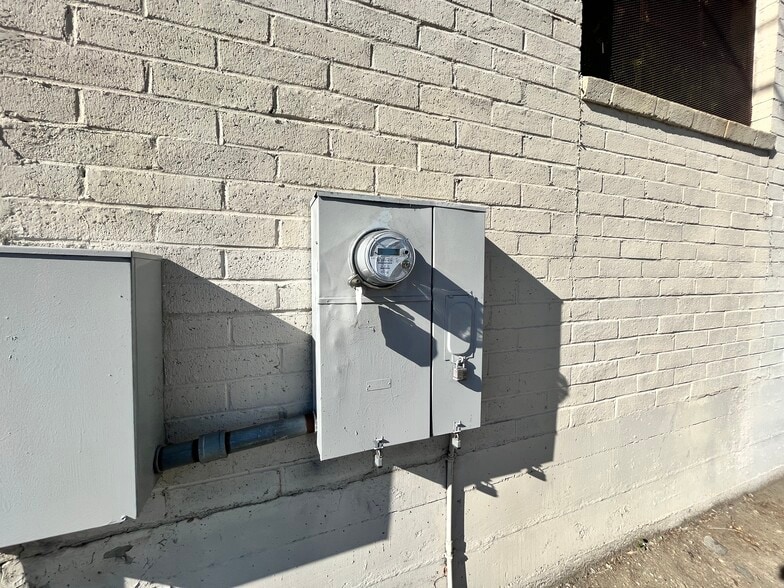 More Photos Of 112 N Arrowhead Ave, San Bernardino Warehouse For Lease