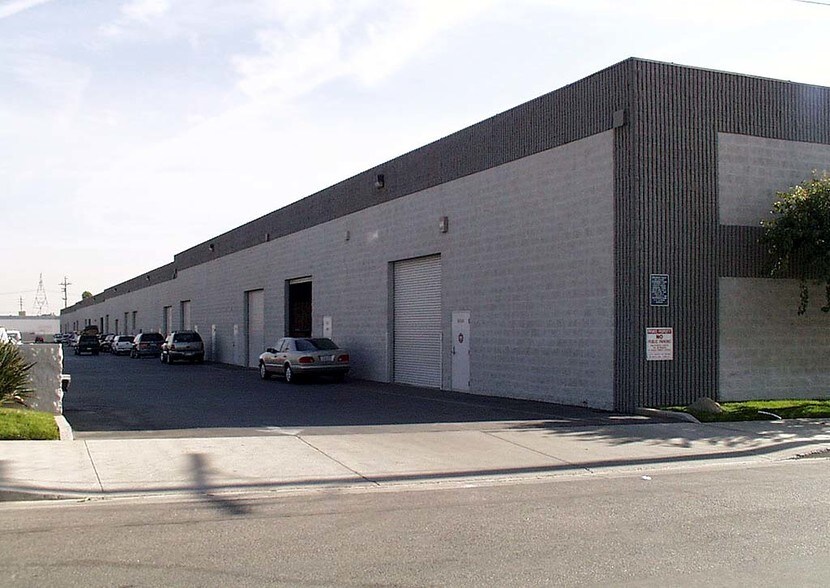 More Photos Of 9800-9864 Glenoaks Blvd, Sun Valley Flex For Sale