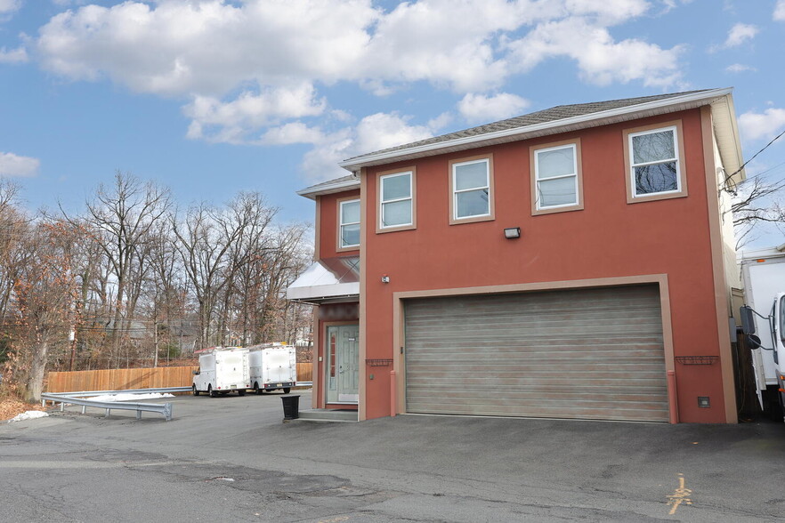 More Photos Of 211 6th Ave, Hawthorne Storefront For Lease