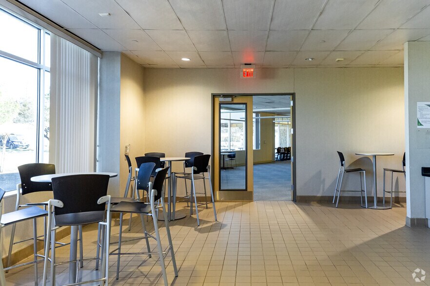 More Photos Of 4616 S US Highway 75, Denison Medical For Lease