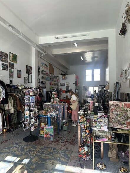 More Photos Of 301-315 Valencia St, San Francisco Storefront Retail Office For Lease