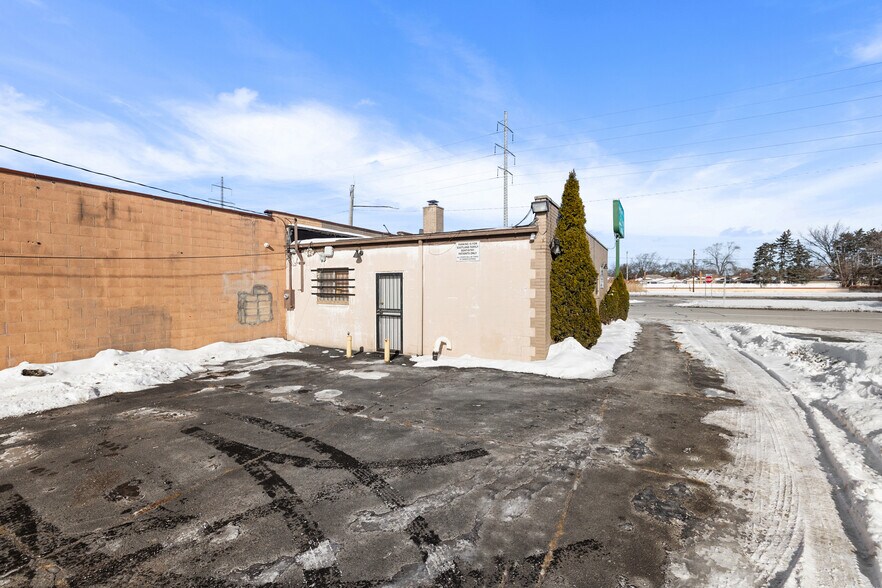 More Photos Of 16068 E 8 Mile Rd, Detroit Medical For Sale