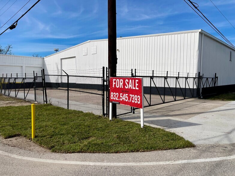 Primary Photo Of 14236 Gainesville St, Houston Warehouse For Sale