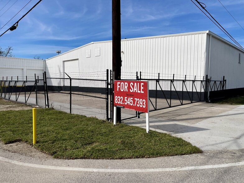 Primary Photo Of 14236 Gainesville St, Houston Warehouse For Sale