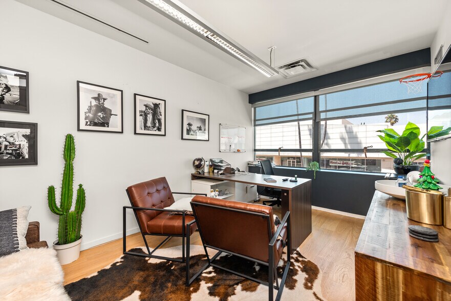More Photos Of 8820 Wilshire Blvd, Beverly Hills Loft Creative Space For Lease