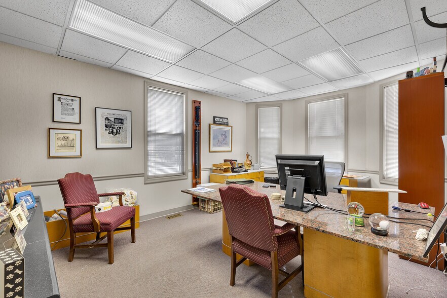 More Photos Of 300 Allegheny Ave, Towson Office For Sale