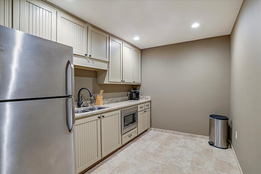 More Photos Of 809 N Church St, Florence Office For Lease