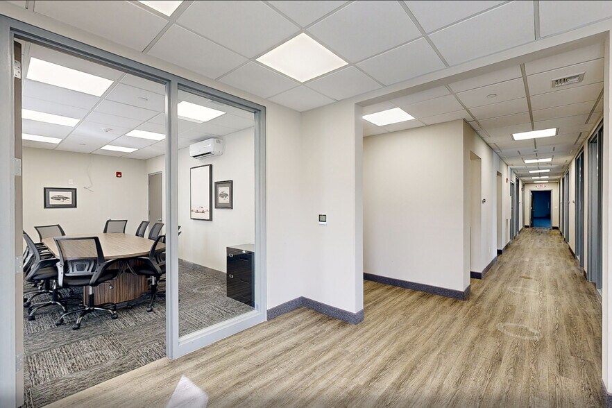 More Photos Of 10 Kingsbridge Rd, Fairfield Office For Lease