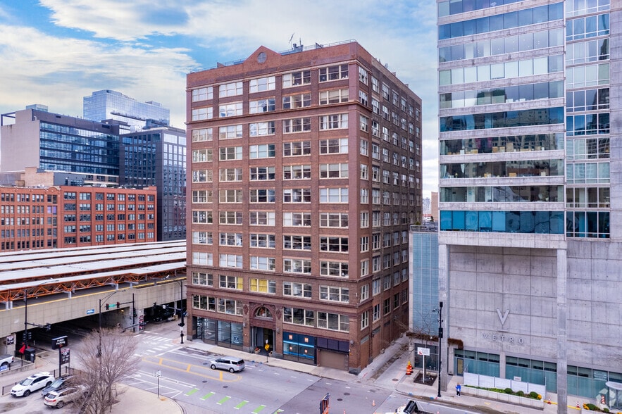 Primary Photo Of 161 W Harrison St, Chicago Apartments For Sale