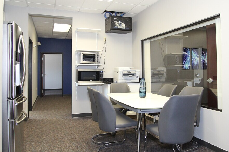 More Photos Of 2295 S Hiawassee Rd, Orlando Office For Sale