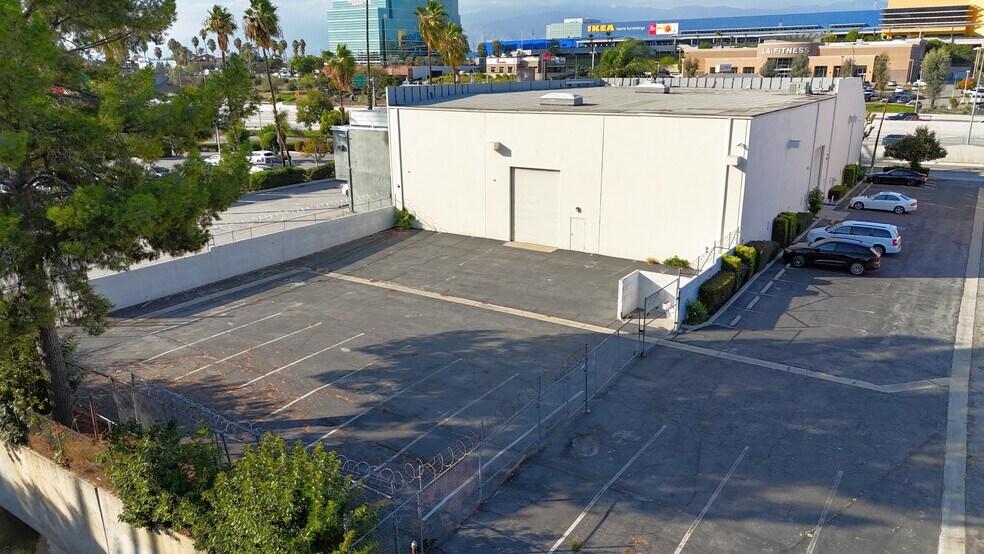 More Photos Of 3106 E Garvey Ave, West Covina Service For Sale