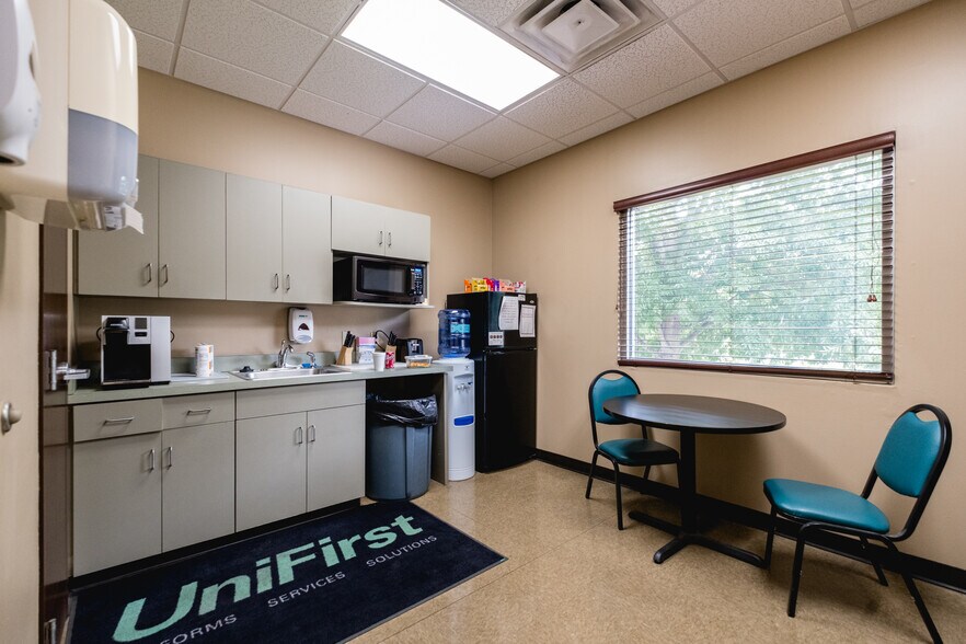 More Photos Of 201 Murphy Dr, Maumelle Research And Development For Lease