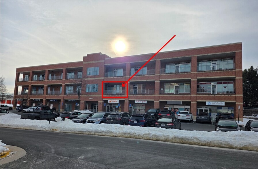 Primary Photo Of 14701 Lee Hwy, Centreville Medical For Sale