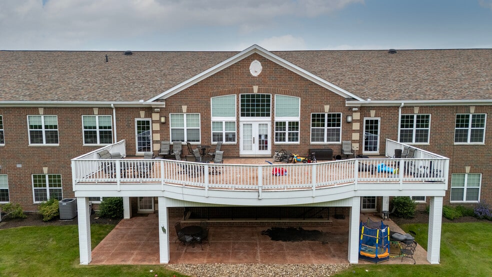 More Photos Of 387 Golfview Ln, Highland Heights Office For Sale