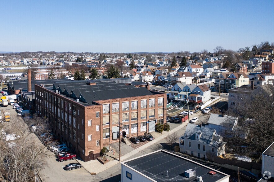 More Photos Of 100-100 Outwater Ln, Garfield Manufacturing For Lease