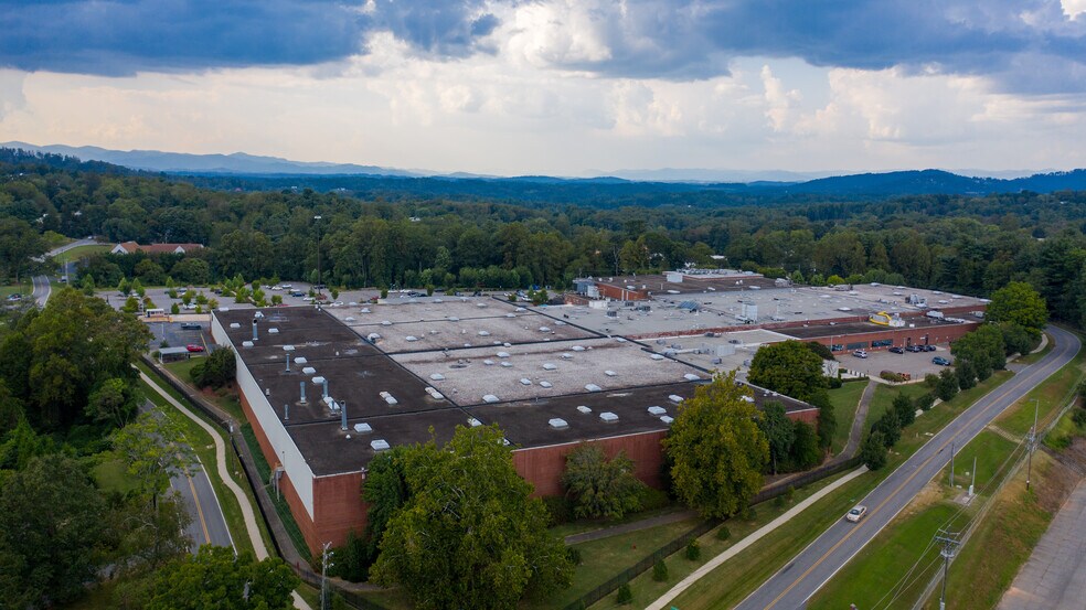 More Photos Of 128 Bingham Rd, Asheville Light Manufacturing For Lease