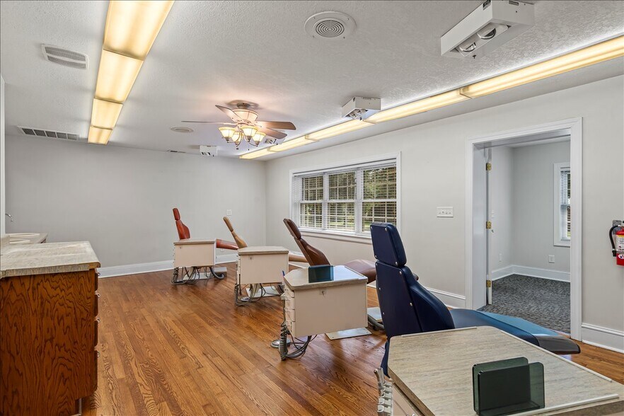 More Photos Of 492 W Main St, Forest City Freestanding For Sale