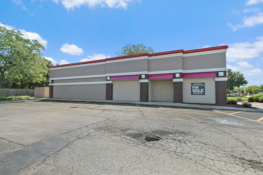 More Photos Of 240 Douglas Rd, Oswego Fast Food For Sale