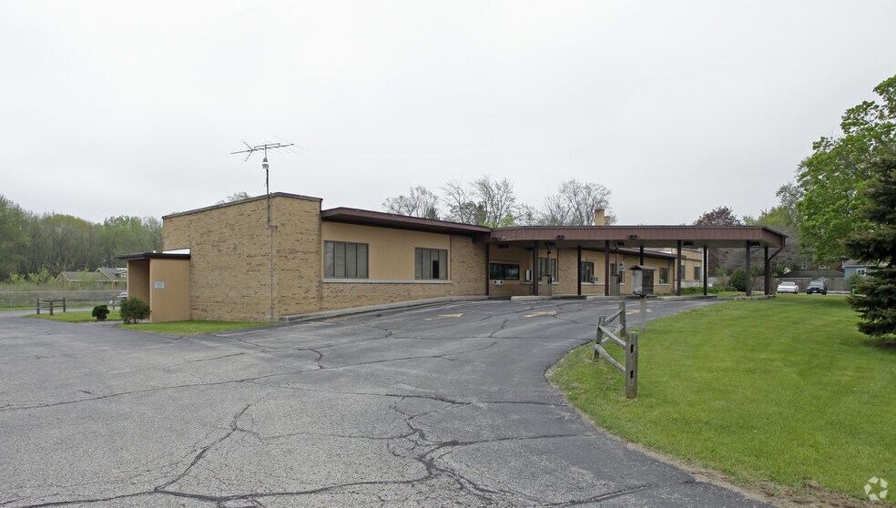More Photos Of 236-238 N Main St, Dousman Storefront Retail Office For Sale