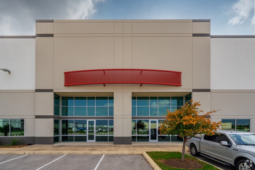 More Photos Of 638 Davy Crockett Rd, San Antonio Manufacturing For Lease