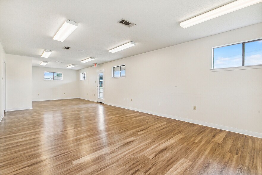 More Photos Of 8656 Highway 23, Belle Chasse Office For Sale