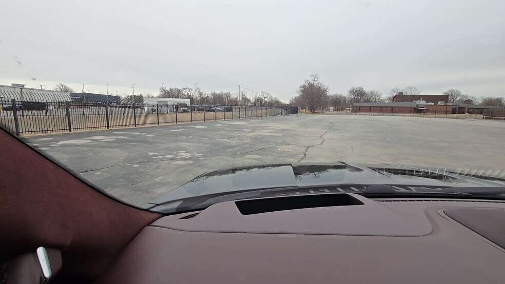 More Photos Of 3003 S Memorial Dr, Tulsa Auto Dealership For Sale