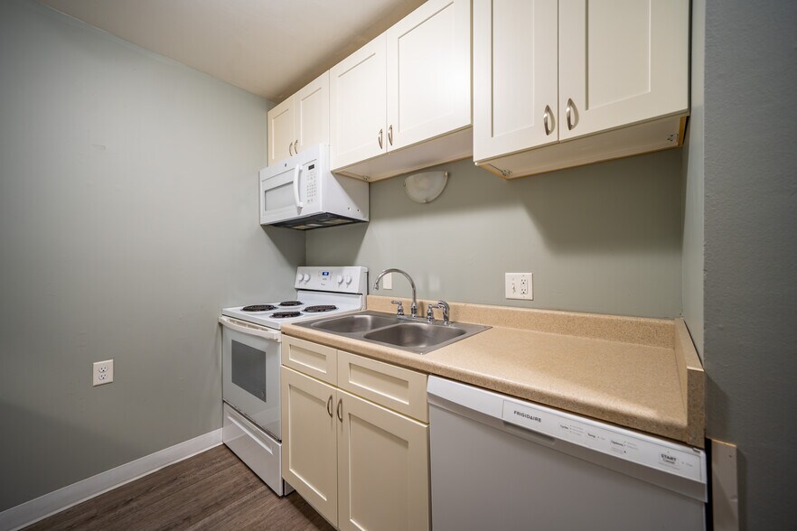 More Photos Of 1102 Salem Ave, Dayton Apartments For Sale