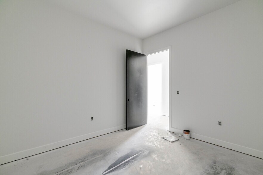 More Photos Of 3165 N Sooner Rd, Edmond Office For Sale