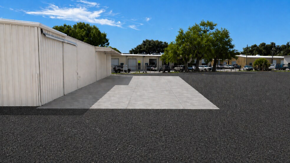 More Photos Of 11050 70th Ave, Seminole Warehouse For Lease