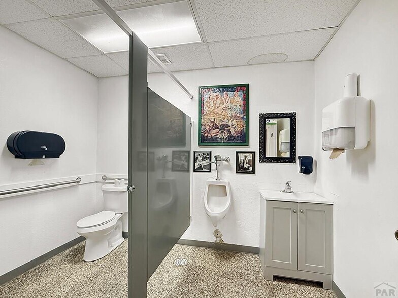 More Photos Of 424 W Northern Ave, Pueblo Restaurant For Sale
