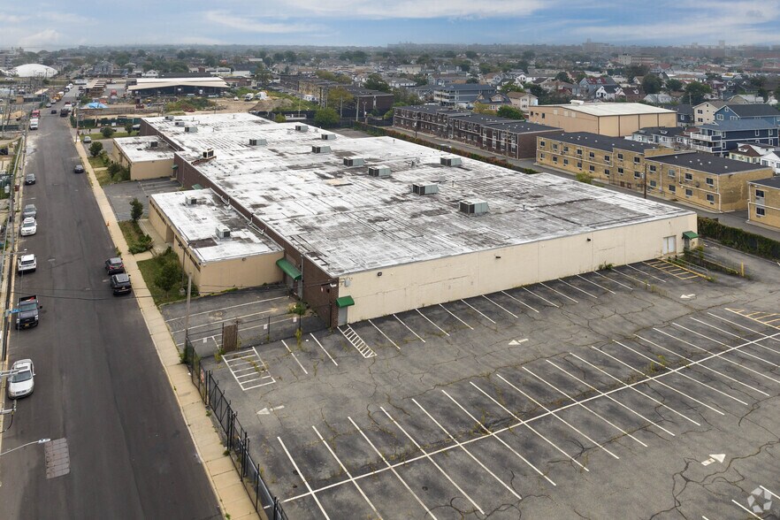 More Photos Of 750 Park Pl, Long Beach Manufacturing For Lease