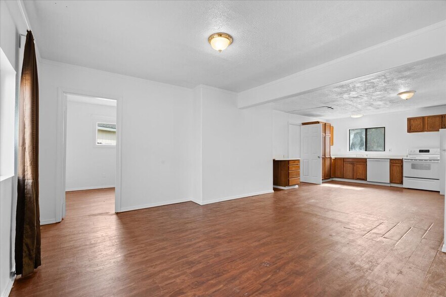 More Photos Of 1070 Deer Island Rd, Saint Helens Multifamily For Sale