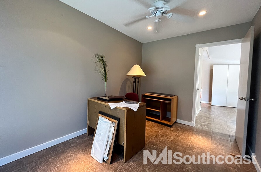 More Photos Of 1360-1396 SE Huffman Rd, Port Saint Lucie Warehouse For Lease