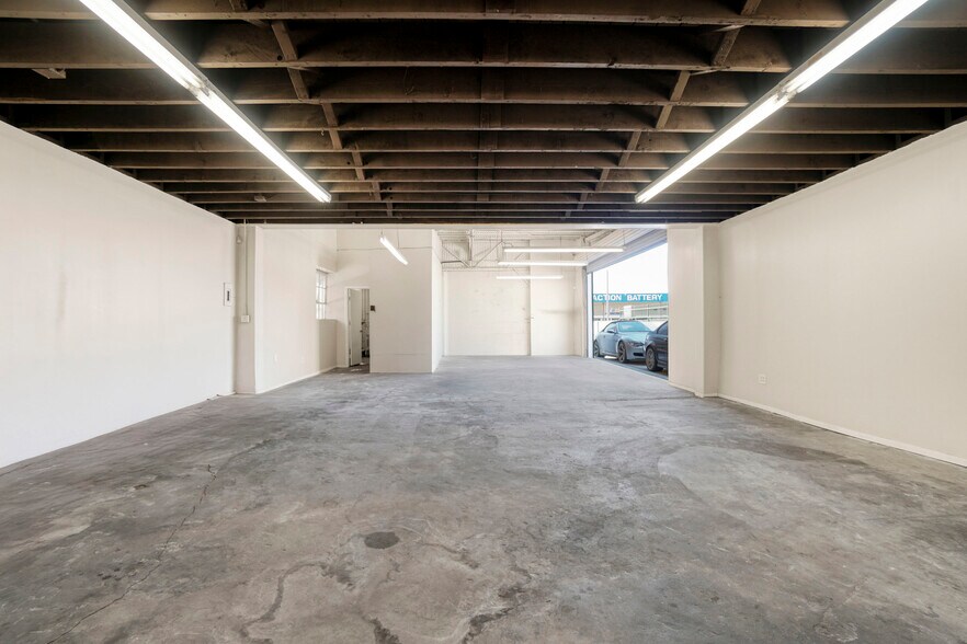 More Photos Of 4667 Rosecrans Ave, Hawthorne Light Manufacturing For Lease